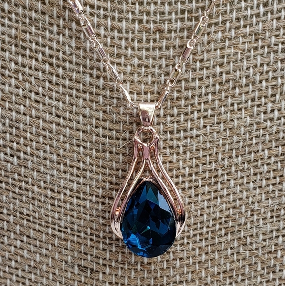 NEW RARE Ocean Blue Rose Gold Necklace & Earring Set Exquisite Unique Elegant - Picture 7 of 8